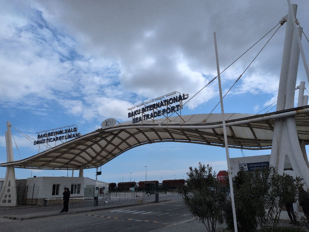 Day 19: Being stuck: The Caspian See Edition - 12.000 km - The Complete Silk Road #silkroad — Being stuck: The Caspian See Edition