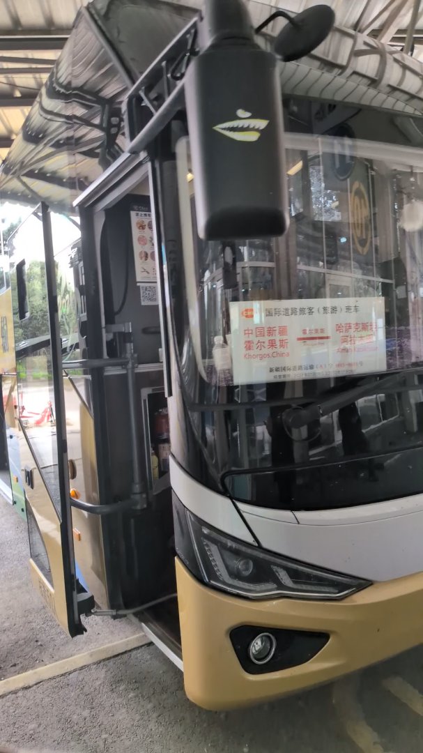 Day 28: Arriving in China - 12.000 km - The Complete Silk Road #silkroad