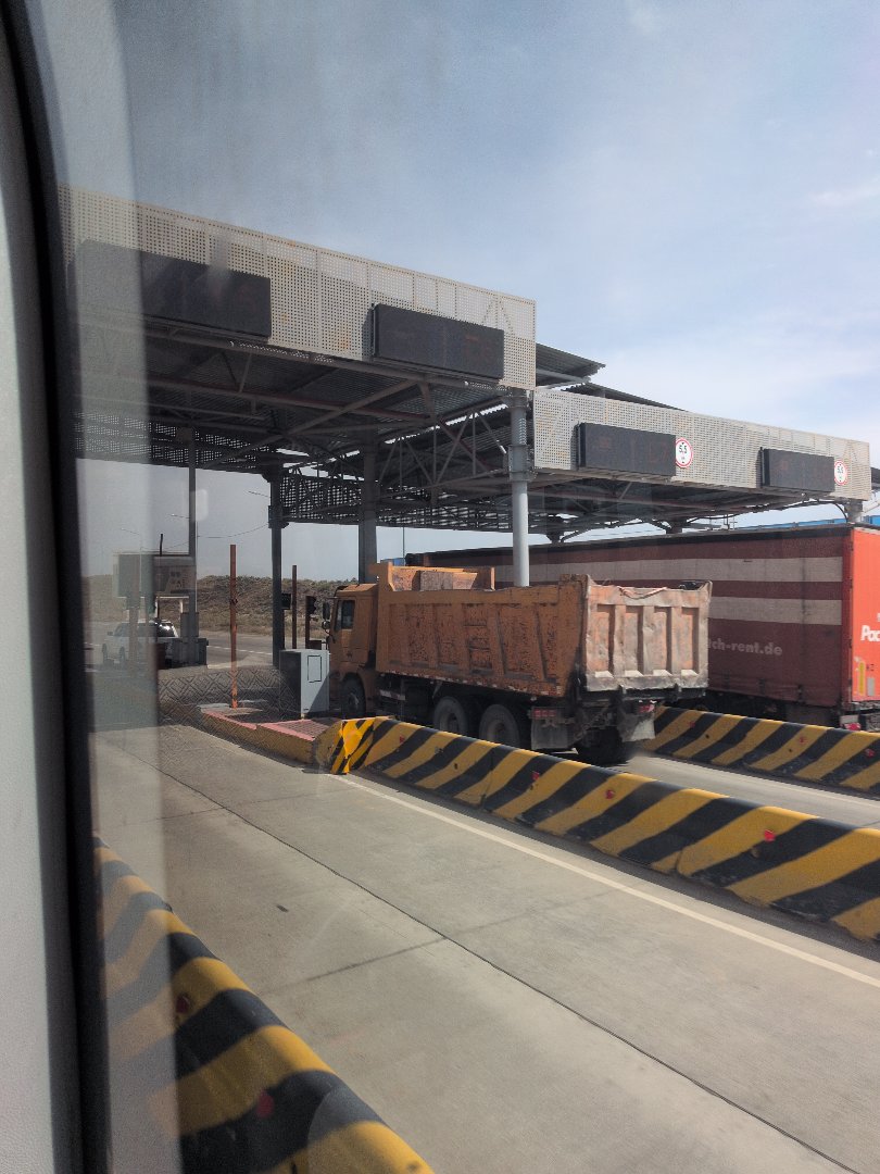Day 28: Arriving in China - 12.000 km - The Complete Silk Road #silkroad