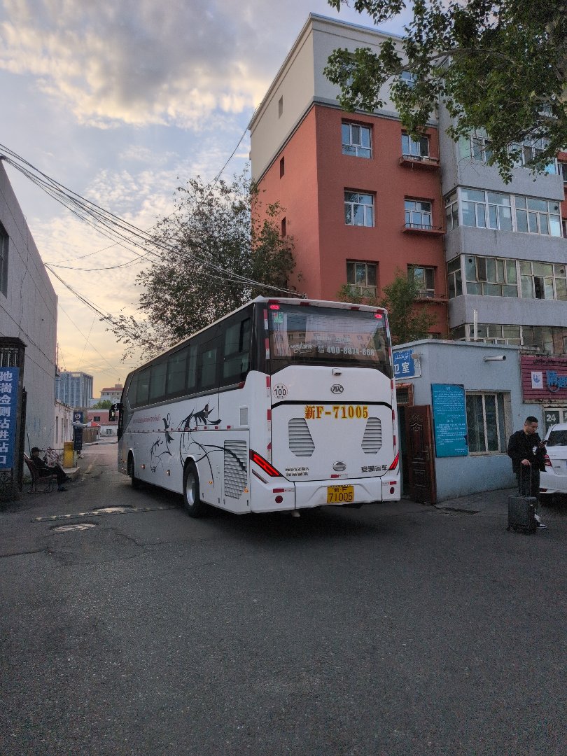 Day 28: Arriving in China - 12.000 km - The Complete Silk Road #silkroad