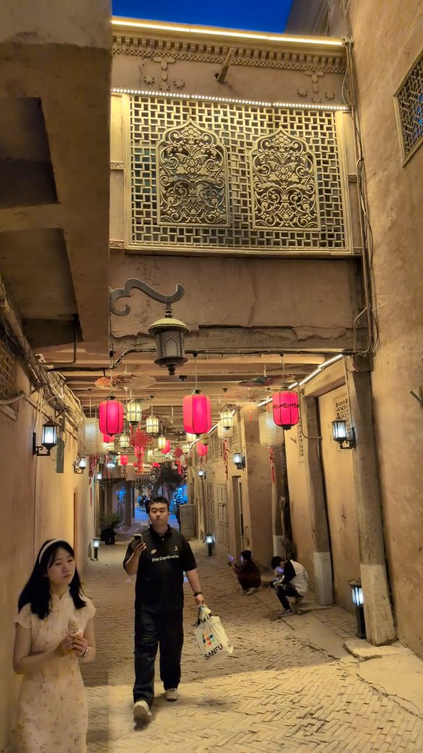 Day 31+32: Through the Taklamakan to Kashgar - 12.000 km - The Complete Silk Road #silkroad