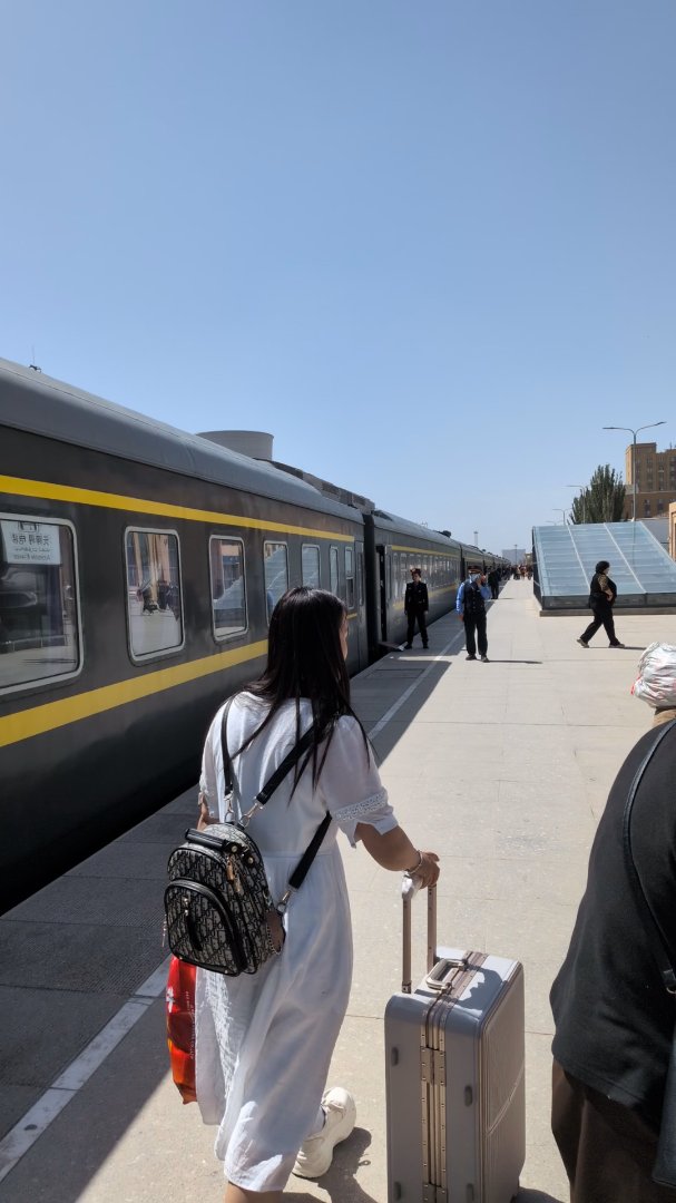 Day 31+32: Through the Taklamakan to Kashgar - 12.000 km - The Complete Silk Road #silkroad