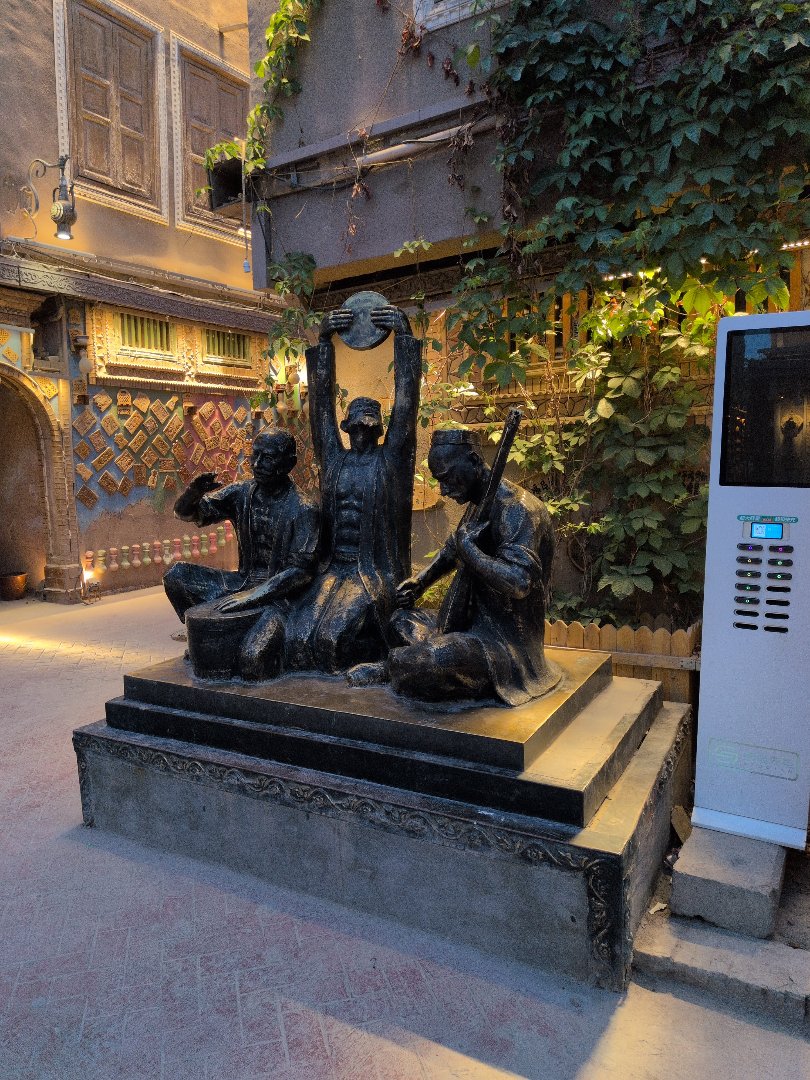 Day 31+32: Through the Taklamakan to Kashgar - 12.000 km - The Complete Silk Road #silkroad