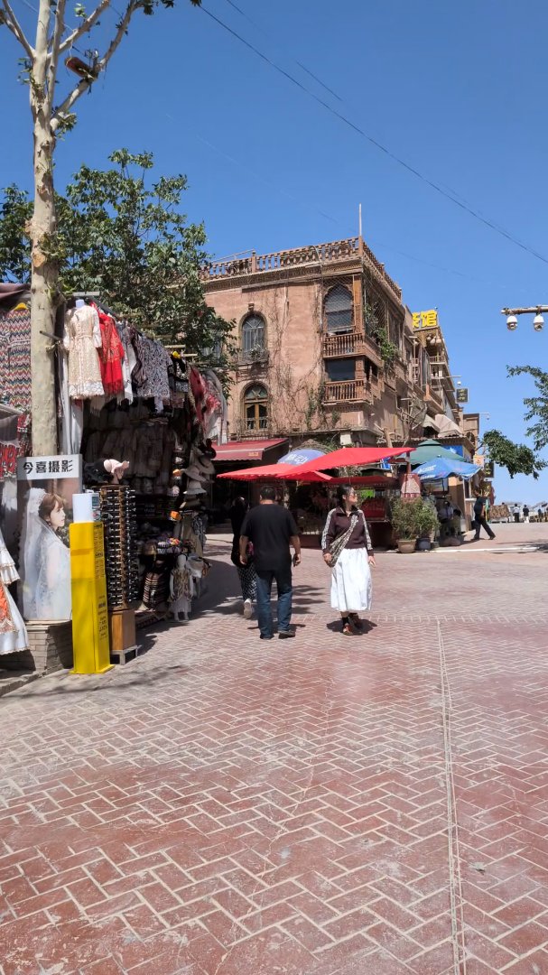 Day 31+32: Through the Taklamakan to Kashgar - 12.000 km - The Complete Silk Road #silkroad