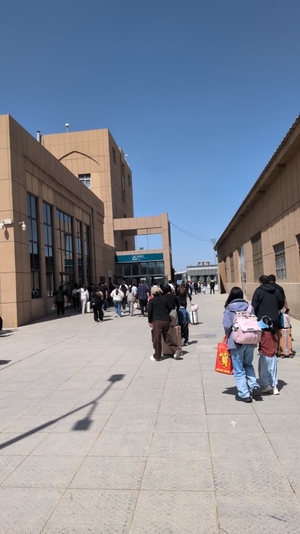 Day 31+32: Through the Taklamakan to Kashgar - 12.000 km - The Complete Silk Road #silkroad