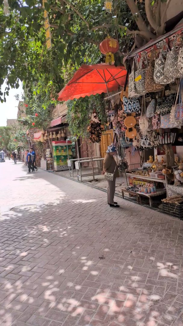 Day 33: Kashgar, Gate to the Silkroad - 12.000 km - The Complete Silk Road #silkroad