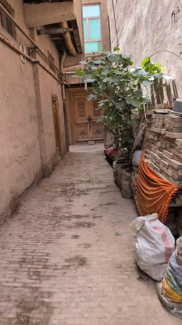 Day 33: Kashgar, Gate to the Silkroad - 12.000 km - The Complete Silk Road #silkroad