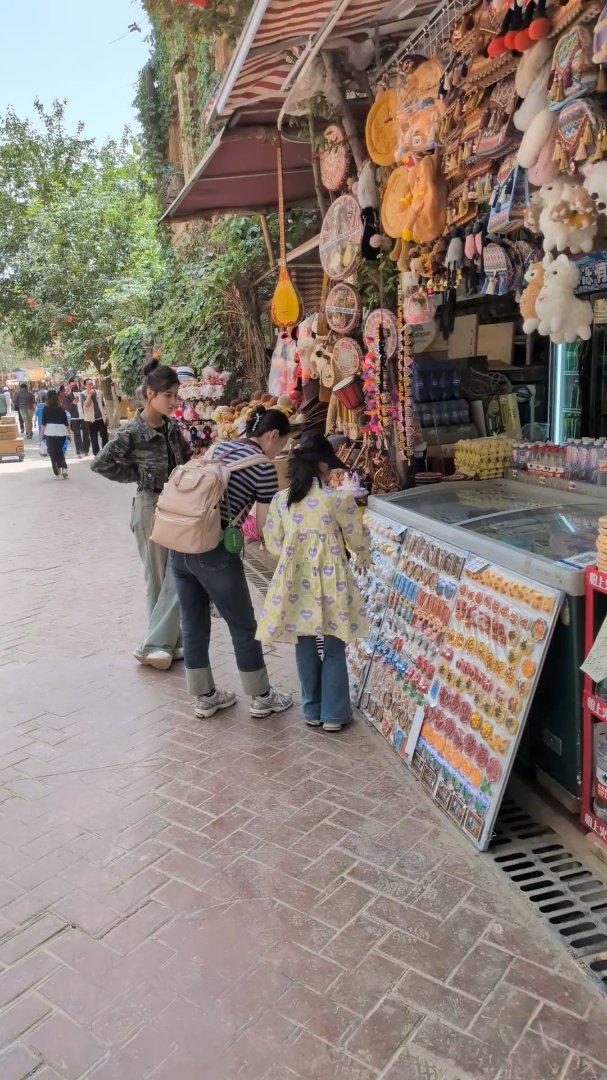 Day 33: Kashgar, Gate to the Silkroad - 12.000 km - The Complete Silk Road #silkroad