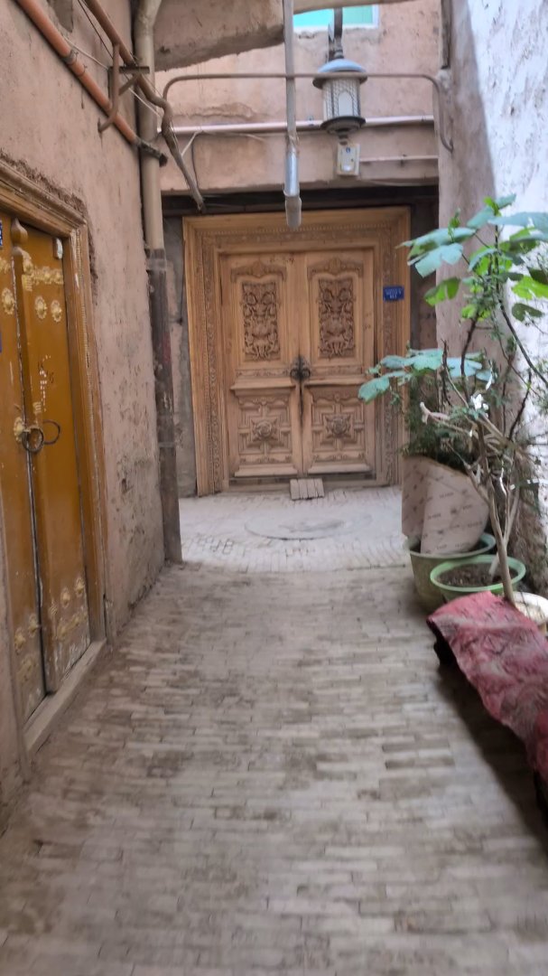 Day 33: Kashgar, Gate to the Silkroad - 12.000 km - The Complete Silk Road #silkroad
