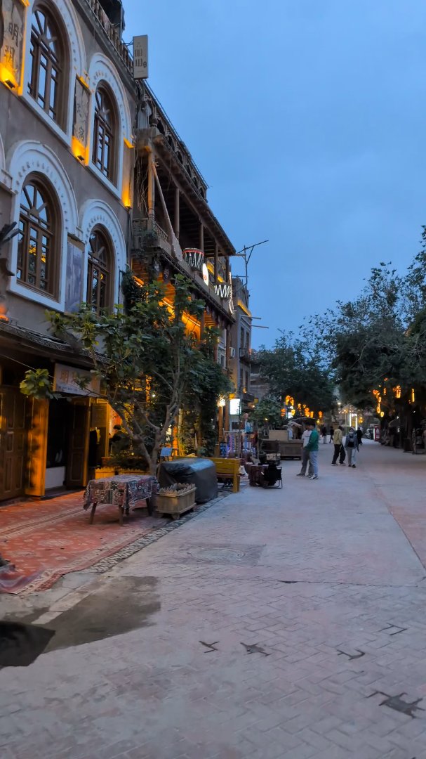 Day 33: Kashgar, Gate to the Silkroad - 12.000 km - The Complete Silk Road #silkroad
