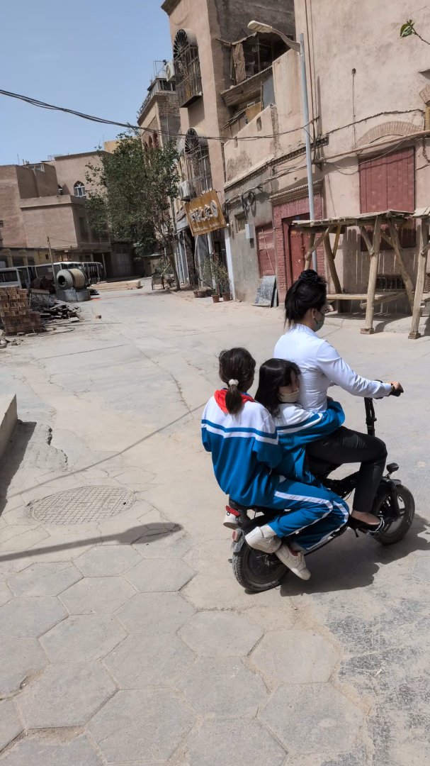 Day 33: Kashgar, Gate to the Silkroad - 12.000 km - The Complete Silk Road #silkroad