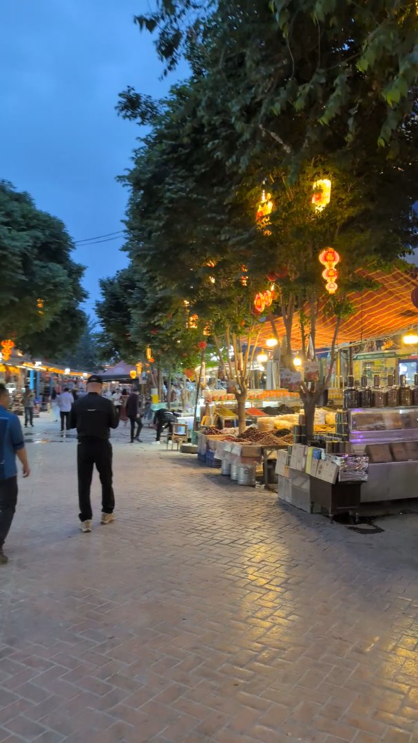 Day 33: Kashgar, Gate to the Silkroad - 12.000 km - The Complete Silk Road #silkroad