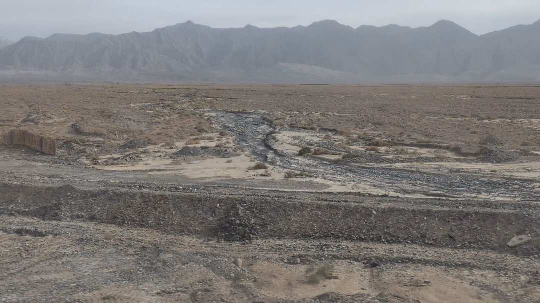 Day 34+35+36: 44 hours on a train: Taklamakan and Parts of Tibet - 12.000 km - The Complete Silk Road #silkroad