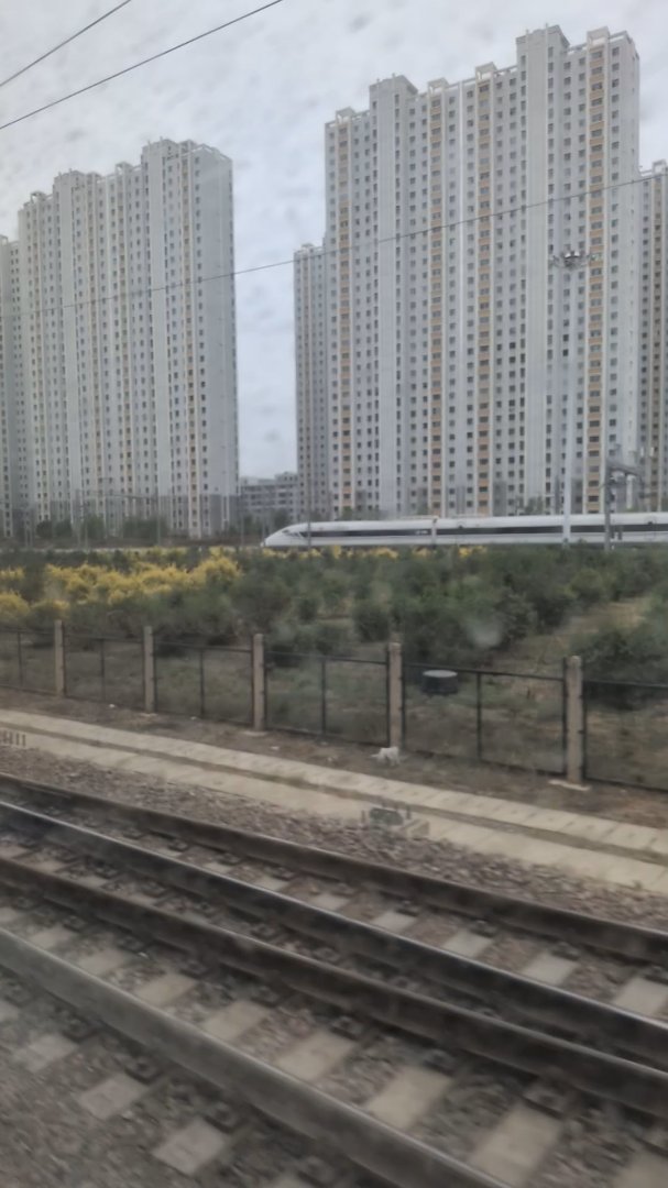 Day 34+35+36: 44 hours on a train: Taklamakan and Parts of Tibet - 12.000 km - The Complete Silk Road #silkroad