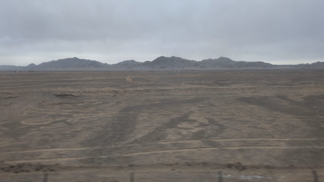 Day 34+35+36: 44 hours on a train: Taklamakan and Parts of Tibet - 12.000 km - The Complete Silk Road #silkroad