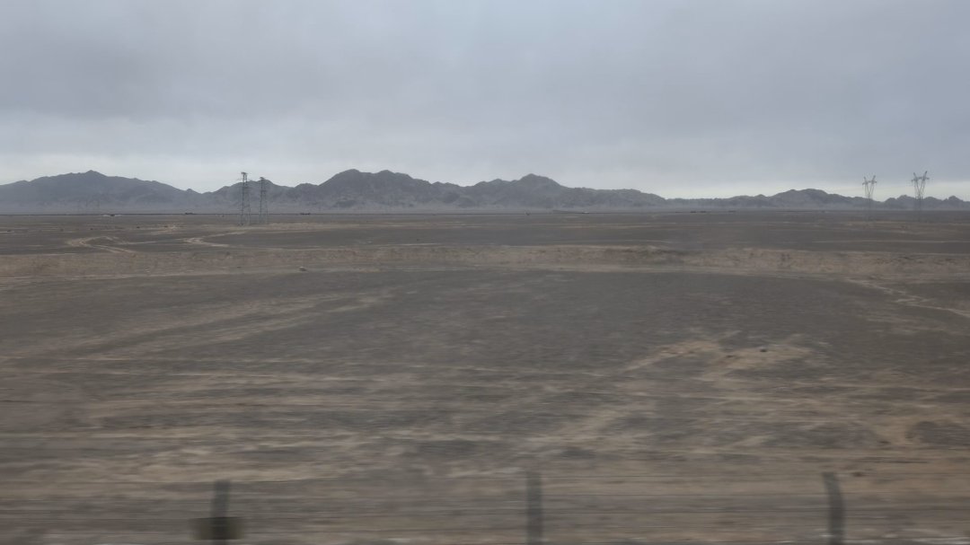 Day 34+35+36: 44 hours on a train: Taklamakan and Parts of Tibet - 12.000 km - The Complete Silk Road #silkroad