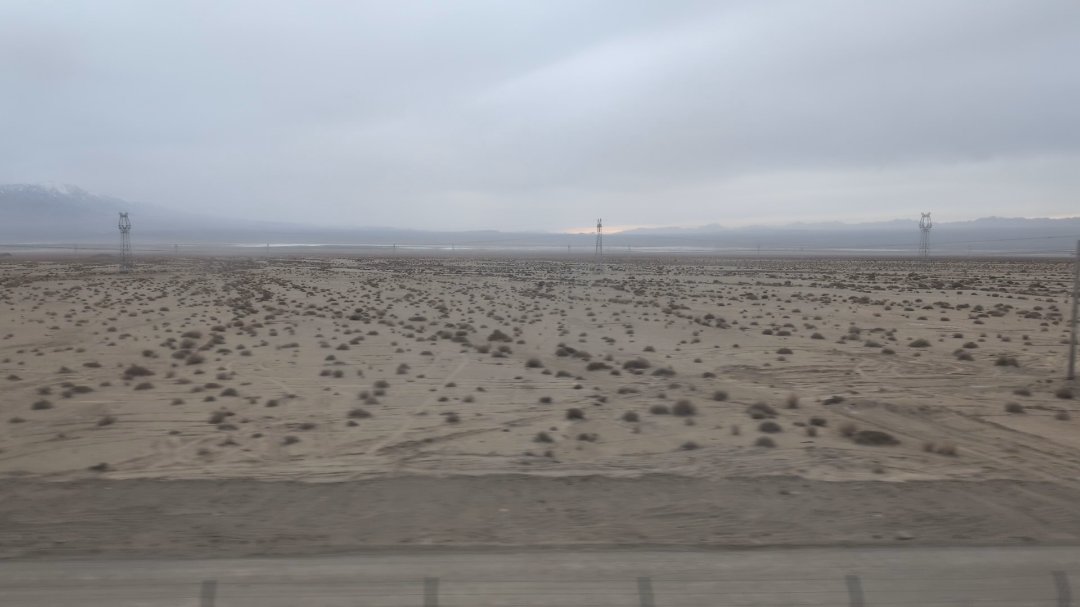 Day 34+35+36: 44 hours on a train: Taklamakan and Parts of Tibet - 12.000 km - The Complete Silk Road #silkroad