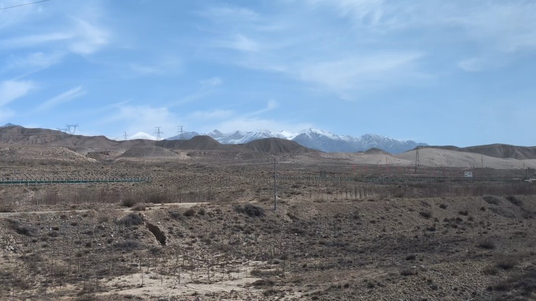 Day 34+35+36: 44 hours on a train: Taklamakan and Parts of Tibet - 12.000 km - The Complete Silk Road #silkroad