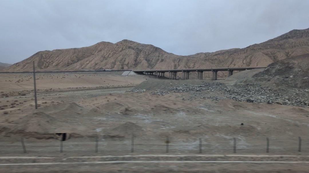Day 34+35+36: 44 hours on a train: Taklamakan and Parts of Tibet - 12.000 km - The Complete Silk Road #silkroad