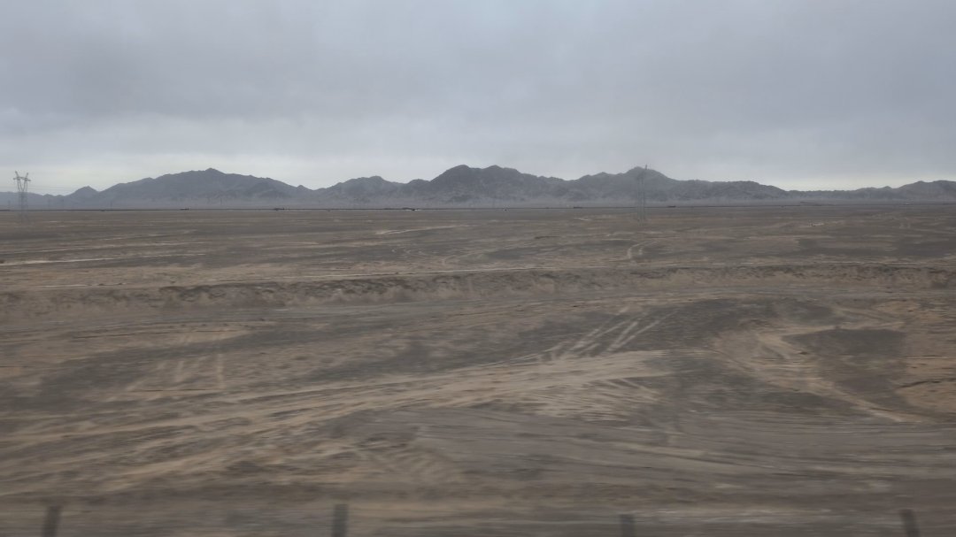 Day 34+35+36: 44 hours on a train: Taklamakan and Parts of Tibet - 12.000 km - The Complete Silk Road #silkroad