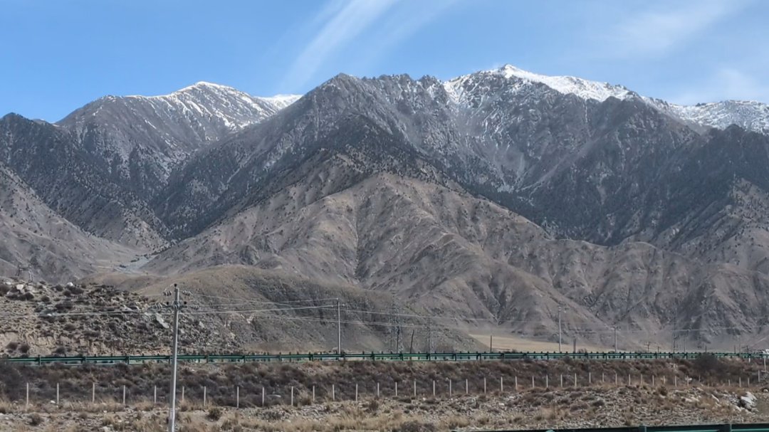 Day 34+35+36: 44 hours on a train: Taklamakan and Parts of Tibet - 12.000 km - The Complete Silk Road #silkroad