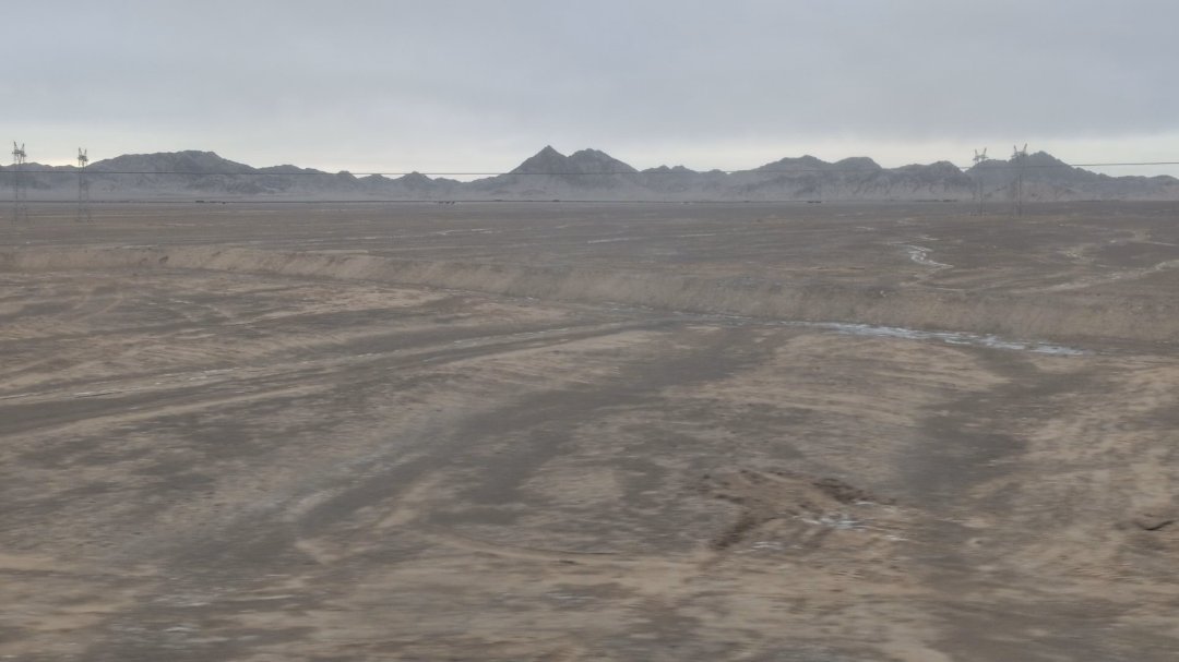 Day 34+35+36: 44 hours on a train: Taklamakan and Parts of Tibet - 12.000 km - The Complete Silk Road #silkroad