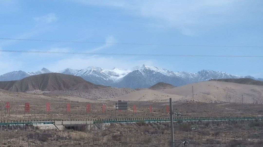 Day 34+35+36: 44 hours on a train: Taklamakan and Parts of Tibet - 12.000 km - The Complete Silk Road #silkroad
