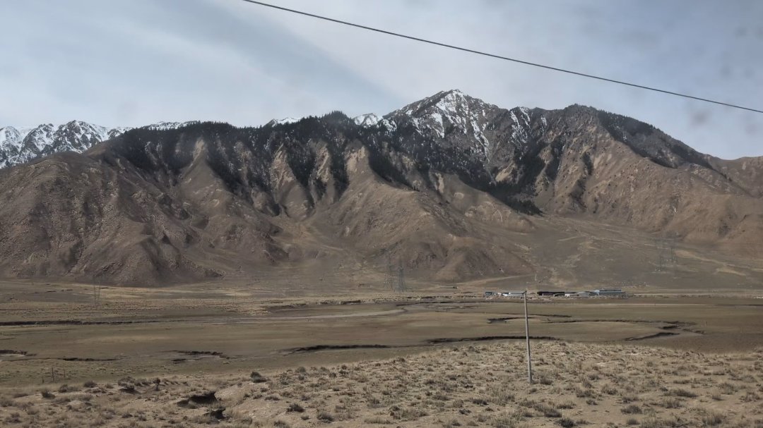 Day 34+35+36: 44 hours on a train: Taklamakan and Parts of Tibet - 12.000 km - The Complete Silk Road #silkroad