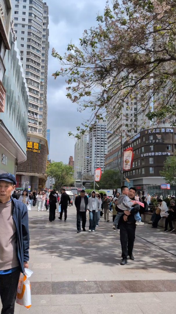 Day 38: Another Labour Day in Lanzhou - 20.000 km - Off to Singapore #homerun