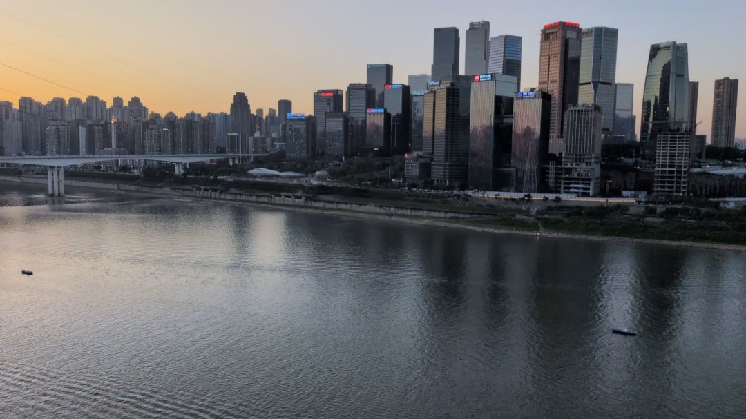 Day 40: Sightseeing and Drone Show in Chongqing - 20.000 km - Off to Singapore #homerun