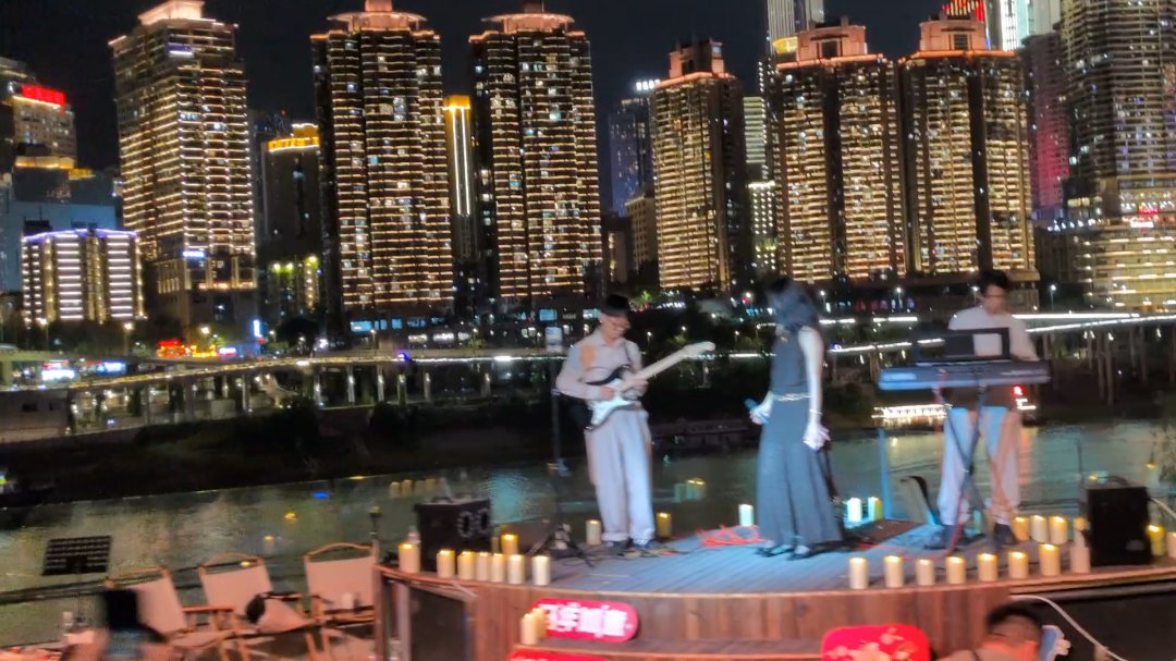 Day 40: Sightseeing and Drone Show in Chongqing - 20.000 km - Off to Singapore #homerun