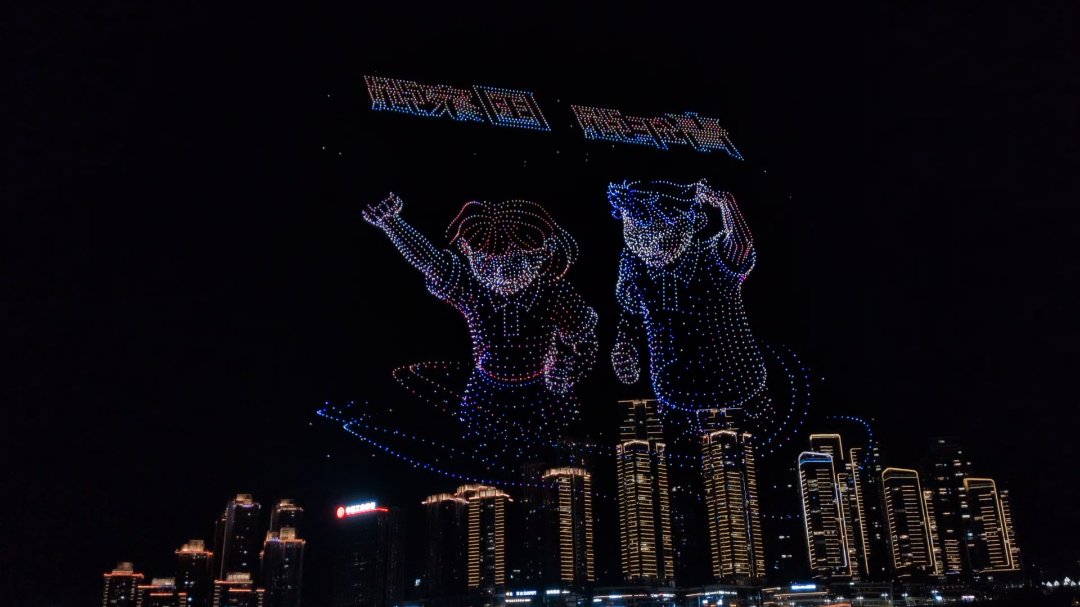 Day 40: Sightseeing and Drone Show in Chongqing - 20.000 km - Off to Singapore #homerun
