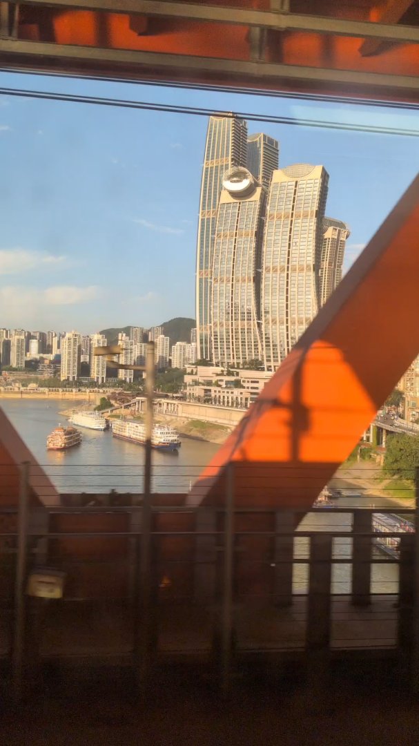Day 40: Sightseeing and Drone Show in Chongqing - 20.000 km - Off to Singapore #homerun