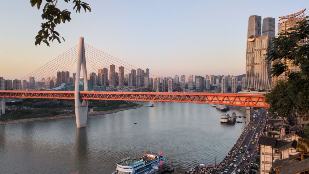 Day 40: Sightseeing and Drone Show in Chongqing - 20.000 km - Off to Singapore #homerun