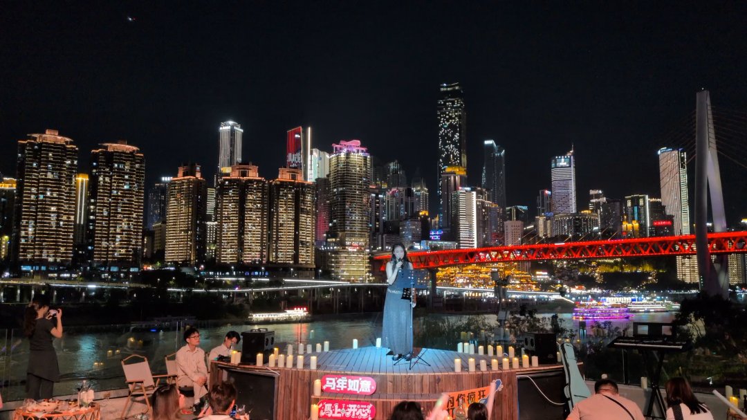 Day 40: Sightseeing and Drone Show in Chongqing - 20.000 km - Off to Singapore #homerun
