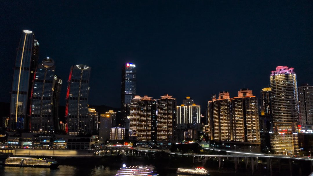 Day 40: Sightseeing and Drone Show in Chongqing - 20.000 km - Off to Singapore #homerun