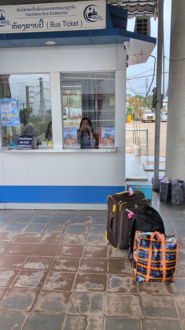 Day 44: Vientiane to Nong Khai - 20.000 km - Off to Singapore #homerun